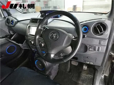 Toyota BB  с аукциона в Японии