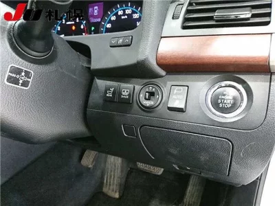 Toyota CROWN  с аукциона в Японии