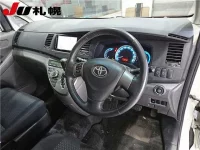 Toyota ISIS лот № 287 оценка 3  с аукциона в Японии 2