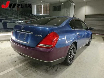 Nissan TEANA