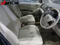 Toyota ISIS лот № 249 оценка 3.5  с аукциона в Японии 4