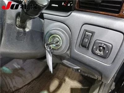 Toyota CROWN  с аукциона в Японии