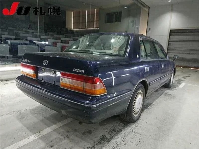 Toyota CROWN  с аукциона в Японии