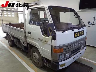Toyota DYNA  с аукциона в Японии