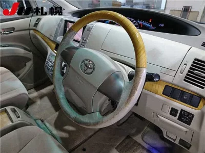 Toyota ESTIMA  с аукциона в Японии
