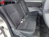 Toyota ISIS лот № 9307 оценка 3.5  с аукциона в Японии 5