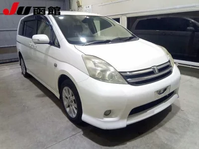 Toyota ISIS  с аукциона в Японии