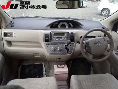 Toyota RAUM  с аукциона в Японии