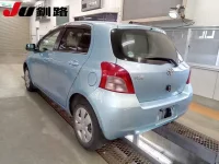 Toyota VITZ лот № 8703 оценка 3.5  с аукциона в Японии 1