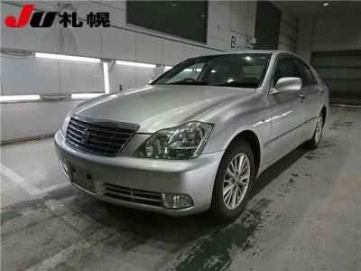 Toyota CROWN  с аукциона в Японии