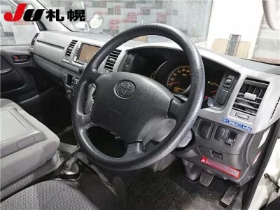 Toyota HIACE VAN  с аукциона в Японии