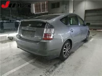 Toyota Prius лот № 373 оценка R  с аукциона в Японии 1