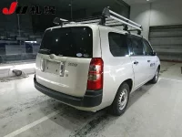 Toyota SUCCEED лот № 2526 оценка R  с аукциона в Японии 1