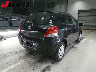 Toyota VITZ  с аукциона в Японии