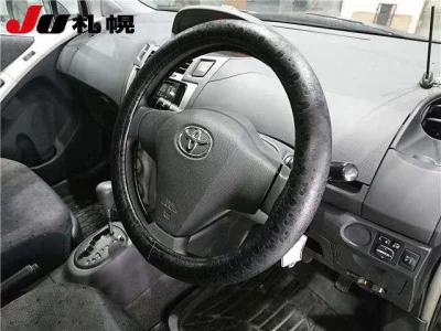 Toyota VITZ  с аукциона в Японии