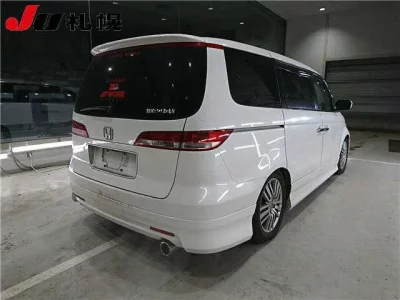 Honda ELYSION  с аукциона в Японии
