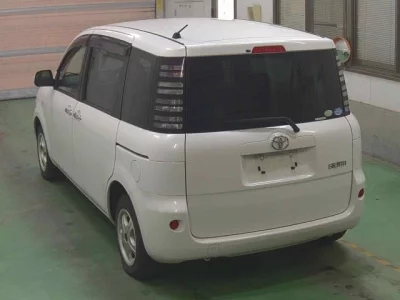 Toyota SIENTA  с аукциона в Японии
