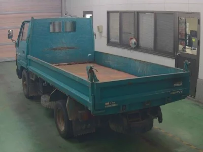 Toyota DYNA  с аукциона в Японии