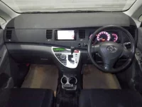 Toyota ISIS лот № 60 оценка R  с аукциона в Японии 2