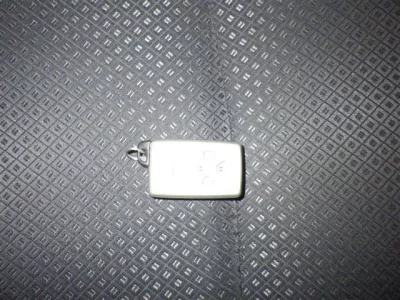 Toyota ISIS  с аукциона в Японии