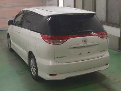 Toyota ESTIMA  с аукциона в Японии