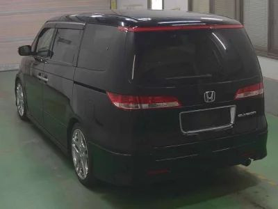 Honda ELYSION  с аукциона в Японии