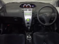 Toyota VITZ лот № 305 оценка R  с аукциона в Японии 2