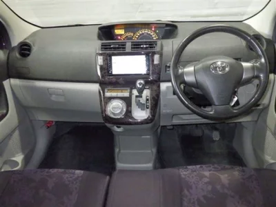 Toyota PASSO SETTE  с аукциона в Японии