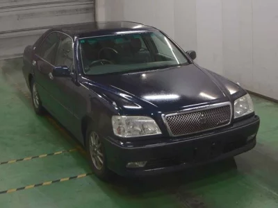 Toyota CROWN  с аукциона в Японии