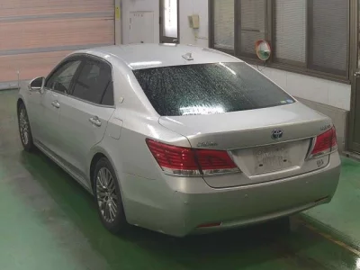 Toyota CROWN  с аукциона в Японии