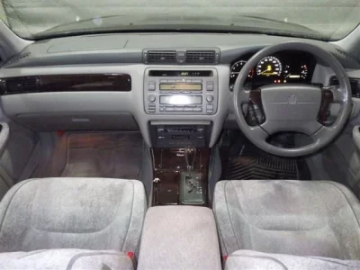 Toyota CROWN  с аукциона в Японии