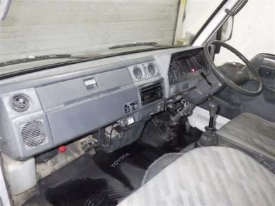 Toyota DYNA  с аукциона в Японии