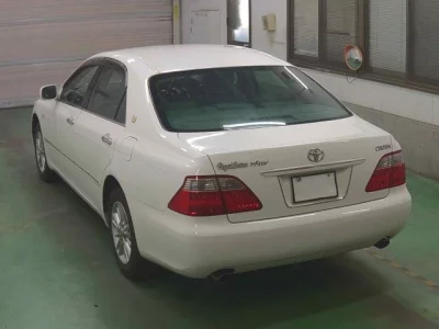 Toyota CROWN  с аукциона в Японии
