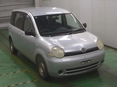 Toyota SIENTA  с аукциона в Японии