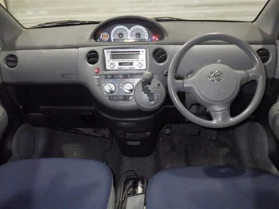 Toyota SIENTA  с аукциона в Японии