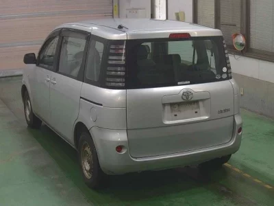 Toyota SIENTA  с аукциона в Японии