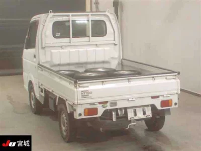 Nissan NT100 Clipper