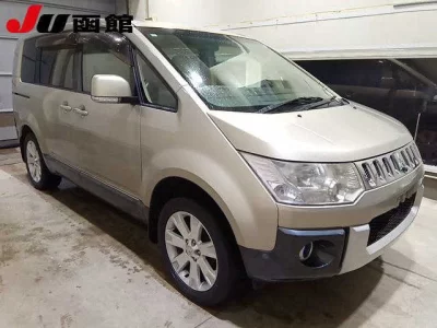 Mitsubishi DELICA D5  с аукциона в Японии