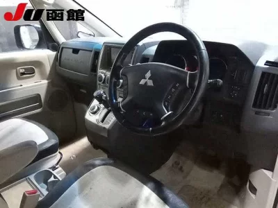 Mitsubishi DELICA D5  с аукциона в Японии