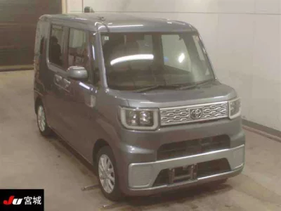 Toyota Pixis Mega
