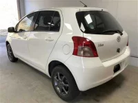 Toyota VITZ лот № 10026 оценка 3.5  с аукциона в Японии 1