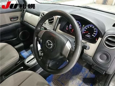 Mazda VERISA