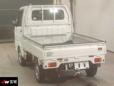 Nissan NT100 Clipper
