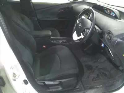 Toyota Prius  с аукциона в Японии