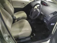 Toyota VITZ лот № 4762 оценка 3.5  с аукциона в Японии 2