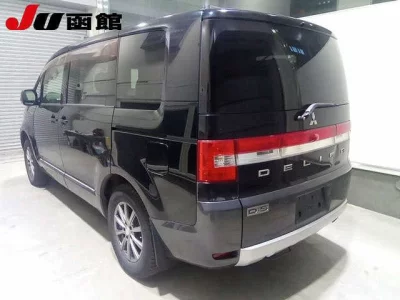 Mitsubishi DELICA D5