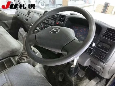 Mazda TITAN
