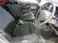 Suzuki SWIFT лот № 321 оценка 3  с аукциона в Японии 4