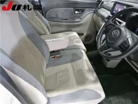 Daihatsu Cast лот № 570 оценка R  с аукциона в Японии 4