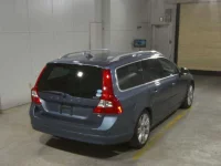 Volvo V70 лот № 2401 оценка 4  с аукциона в Японии 4